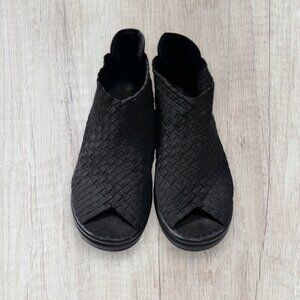 Bernie Mev Black Woven Peep Toe Heeled Sandals Women’s Size 40 (US 9–9.5)